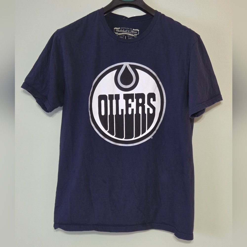 Edmonton Oilers Rare Navy Blue Silver+White Logo Tshirt 100% Cotton size LG